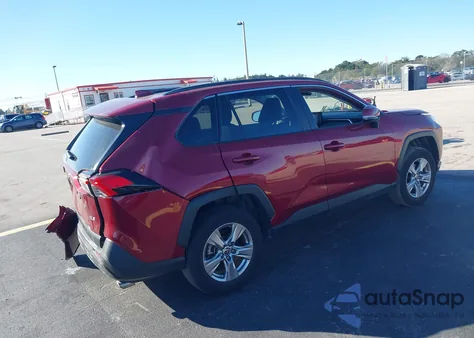 2022 Toyota Rav4 Xle z USA, uszkodzony, nr VIN 2T3W1RFV3NW208391
